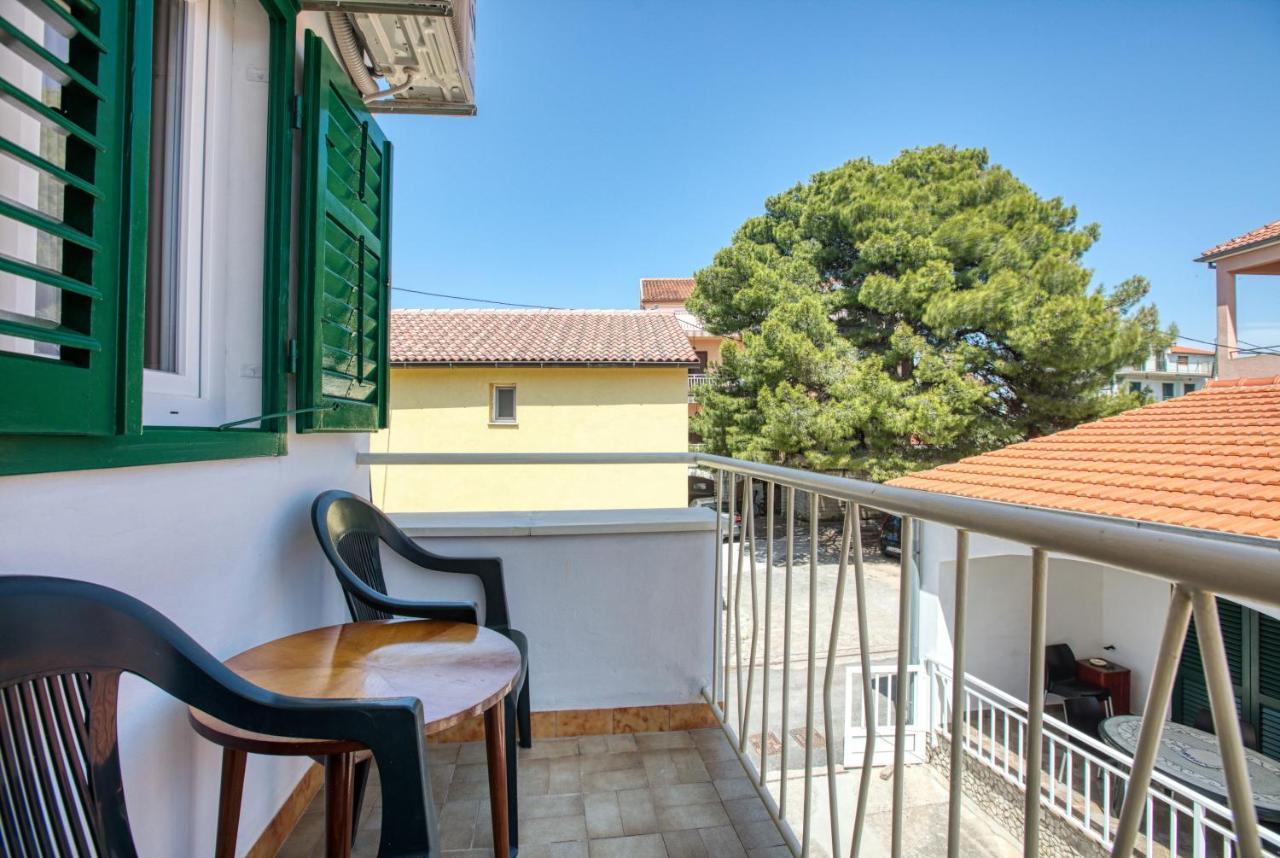 Family Friendly Seaside Apartments Brodarica, Sibenik - 4833 Brodarica  Kültér fotó