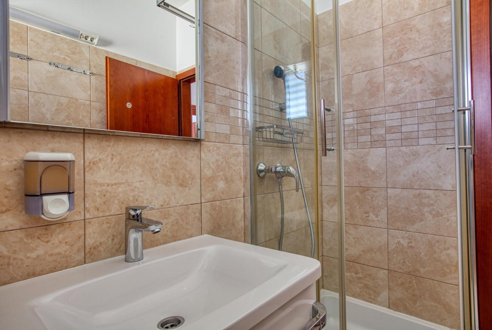 Family Friendly Seaside Apartments Brodarica, Sibenik - 4833 Brodarica  Szoba fotó