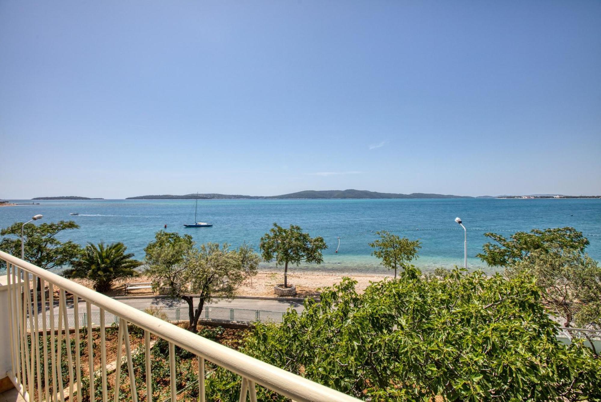 Family Friendly Seaside Apartments Brodarica, Sibenik - 4833 Brodarica  Kültér fotó