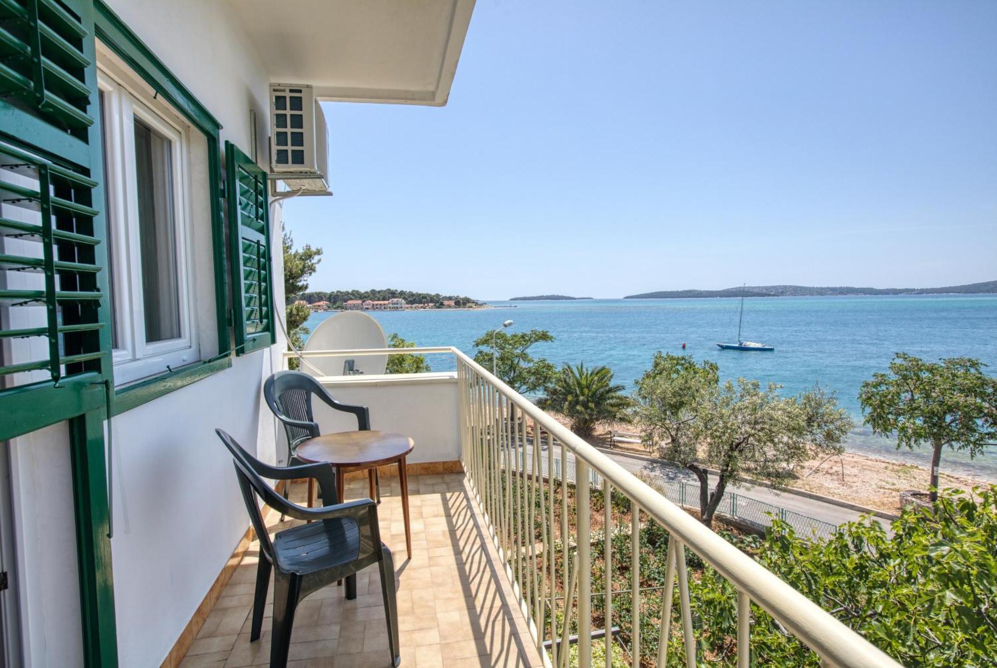 Family Friendly Seaside Apartments Brodarica, Sibenik - 4833 Brodarica  Kültér fotó